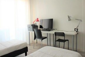2BEDROOMS 4BEDS Minimum 3 days -TheTechFlat- Red Metro Sesto Marelli San Babila Duomo Fiera - For professionals and remote workers 32inch Monitor and Desks - No City tax requird -dishwasher